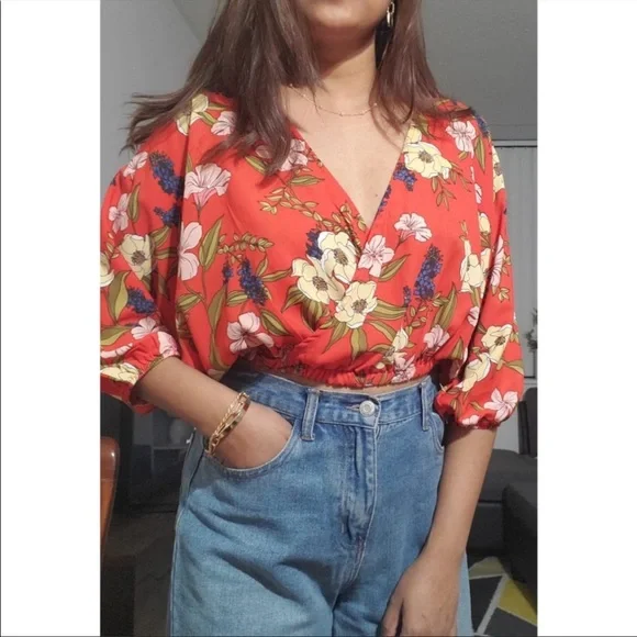 NWOT Floral wrap blouse - Picture 5 of 13